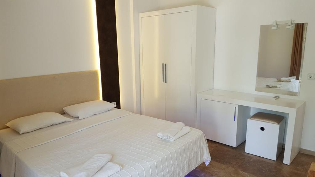 Safir Hotel Bitez Eksteriør billede
